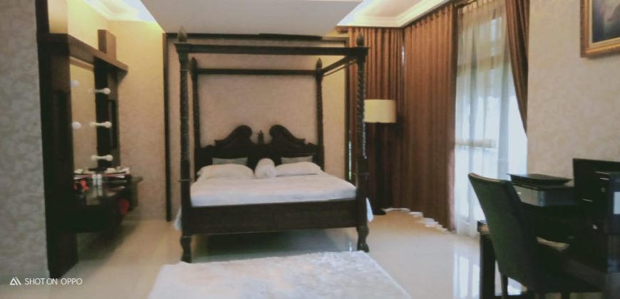 Rumah Hook di dalam Cluster Exclusive