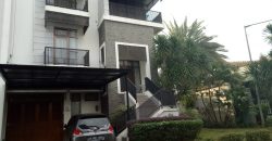 Rumah Hook di dalam Cluster Exclusive