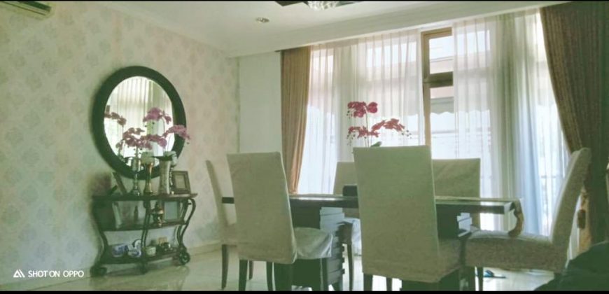 Rumah Hook di dalam Cluster Exclusive