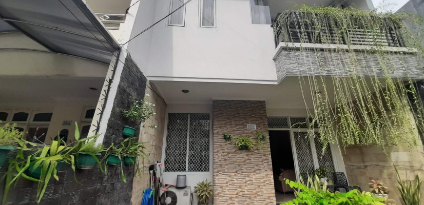 Dijual Cepat: Rumah Mewah Kelapa Gading Komplek Gading Pandawa