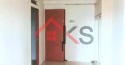 Dijual cepat apartemen tipe 2 kamar di lantai bawah Oak Tower Pulogadung semi furnish