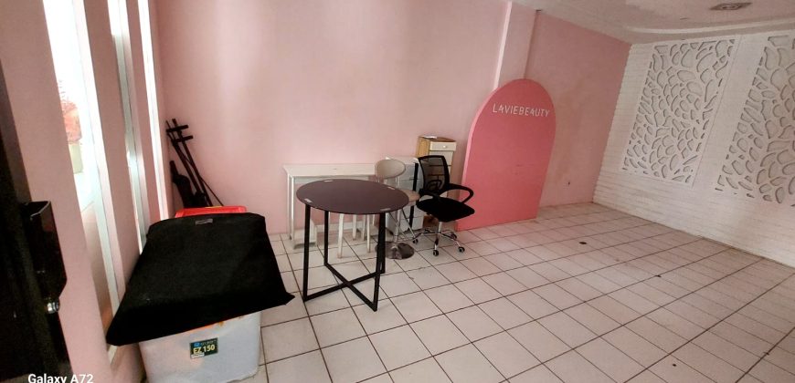 Ruko 3 lantai hadap Timur di komplek perkantoran dan bank ternama dekat RS Yarsi Cempaka Putih Jakarta Pusat