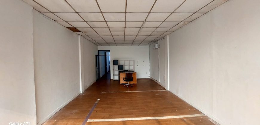 Ruko 3 lantai hadap Timur di komplek perkantoran dan bank ternama dekat RS Yarsi Cempaka Putih Jakarta Pusat
